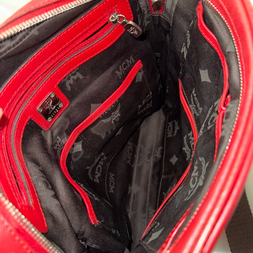 MCM Messenger Crossbody - Picture 11 of 12
